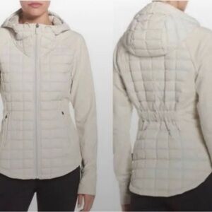 The North Face Women's Endeavor Thermoball Jacket Cream Small